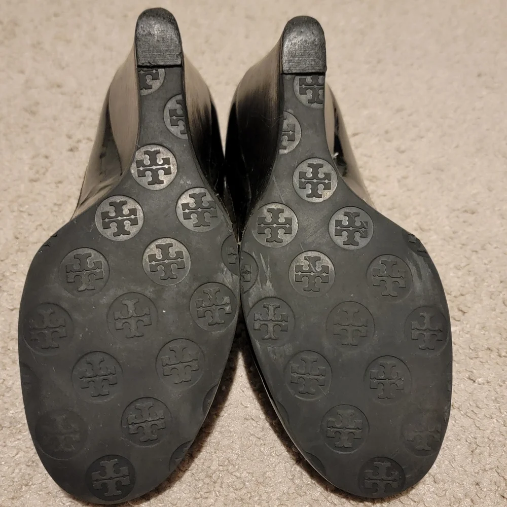 Tory Burch Sophie Black Patent Leather Wedge Heels Size 8